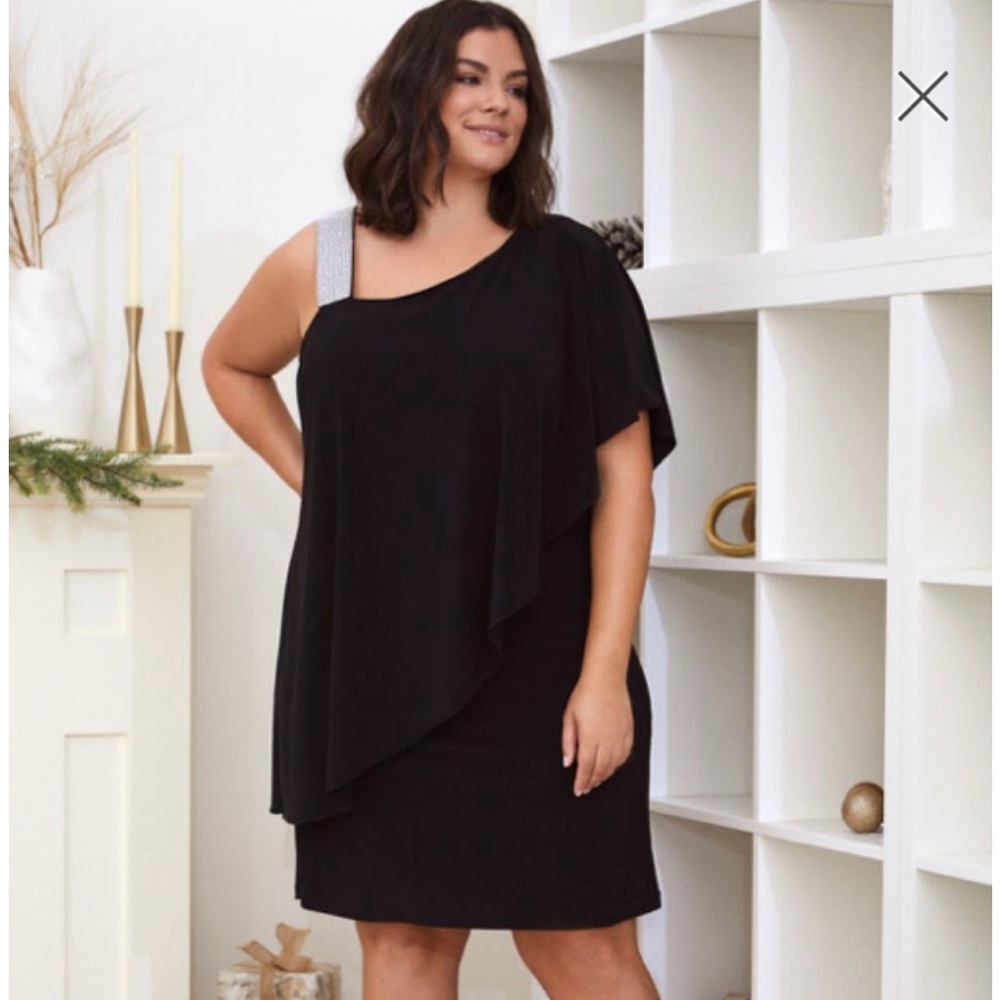 Laura Plus Rhinestone Strap Ruffle Dress size 22